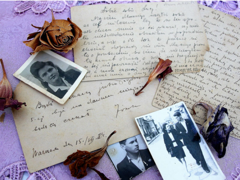 What Can You Put In A Coffin? Funeral Guide